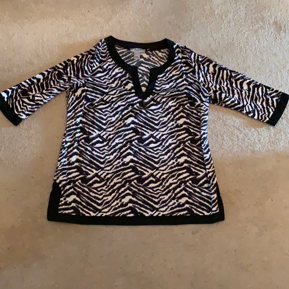 Theme women’s black and white pattern top